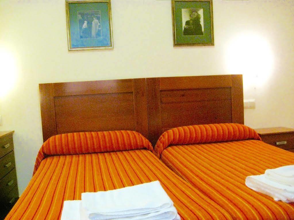 Hostal Tirso Plaza Мадрид Екстер'єр фото