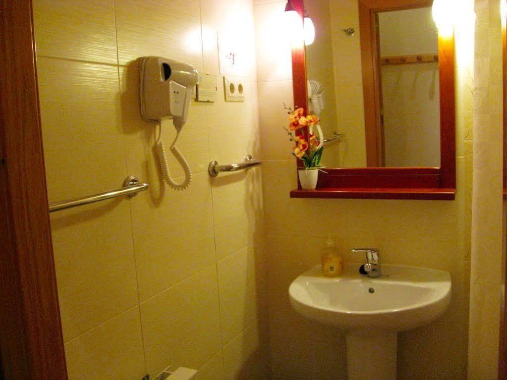 Hostal Tirso Plaza Мадрид Екстер'єр фото