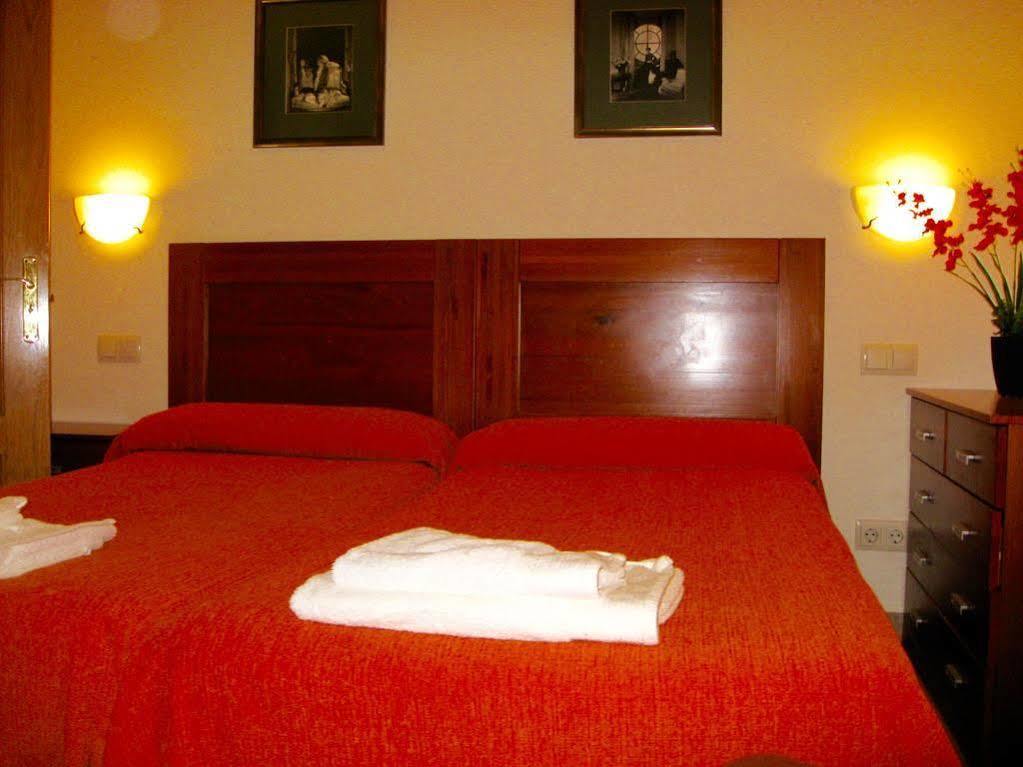 Hostal Tirso Plaza Мадрид Екстер'єр фото