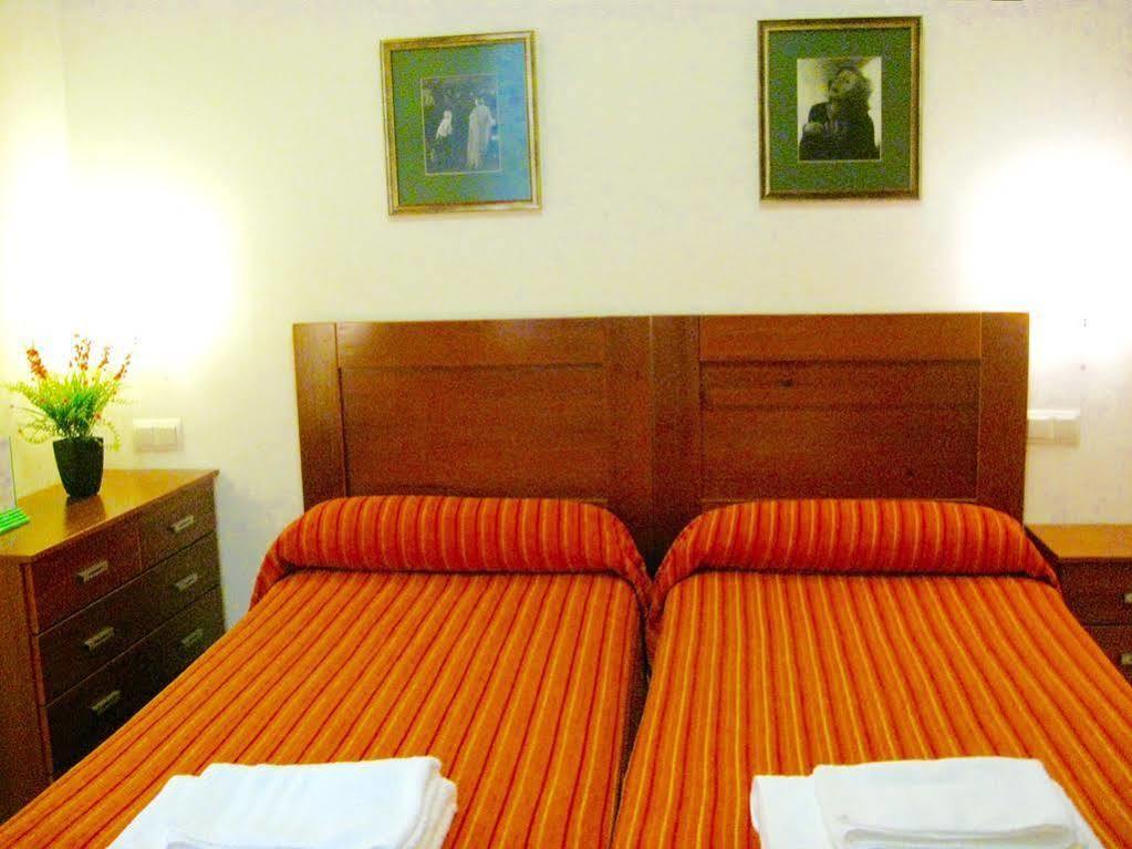 Hostal Tirso Plaza Мадрид Екстер'єр фото