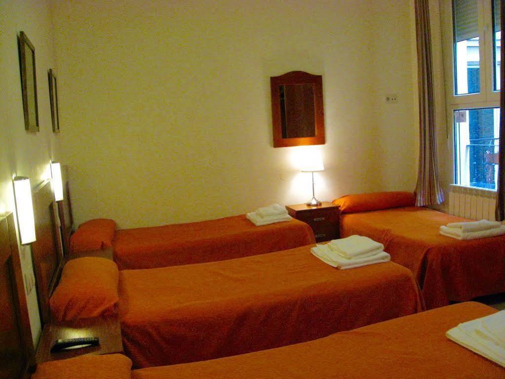 Hostal Tirso Plaza Мадрид Екстер'єр фото