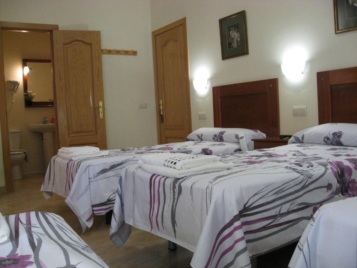 Hostal Tirso Plaza Мадрид Екстер'єр фото