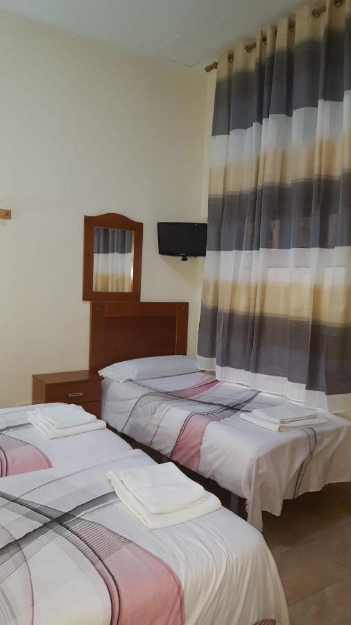 Hostal Tirso Plaza Мадрид Екстер'єр фото