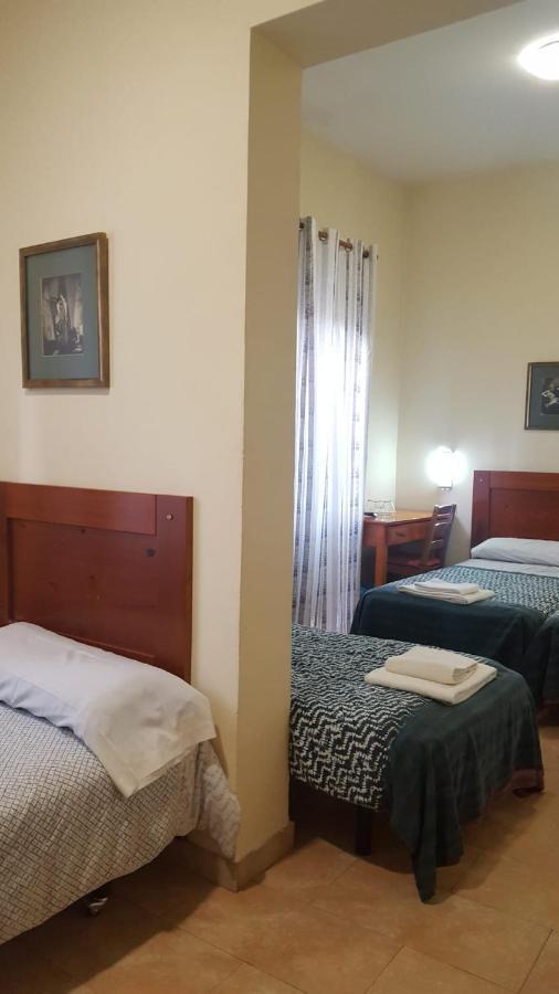 Hostal Tirso Plaza Мадрид Екстер'єр фото