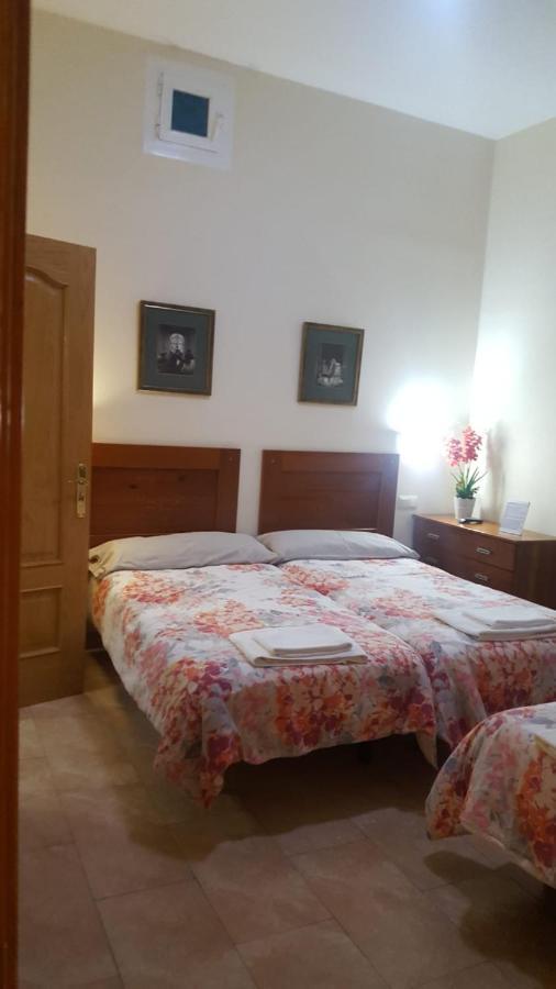 Hostal Tirso Plaza Мадрид Екстер'єр фото