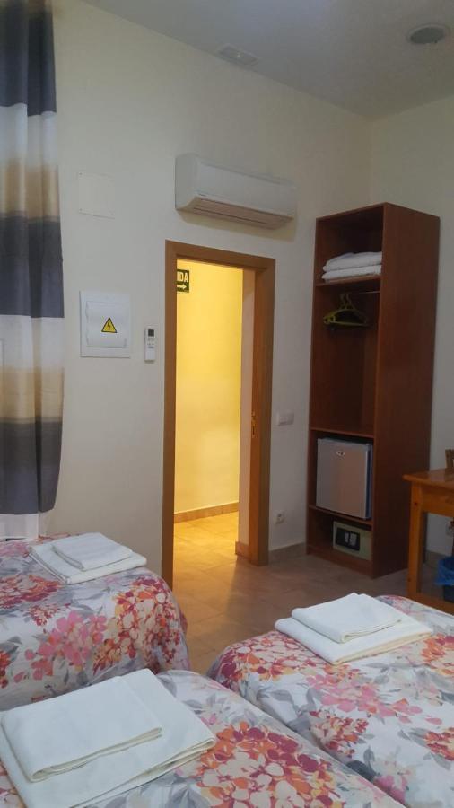 Hostal Tirso Plaza Мадрид Екстер'єр фото