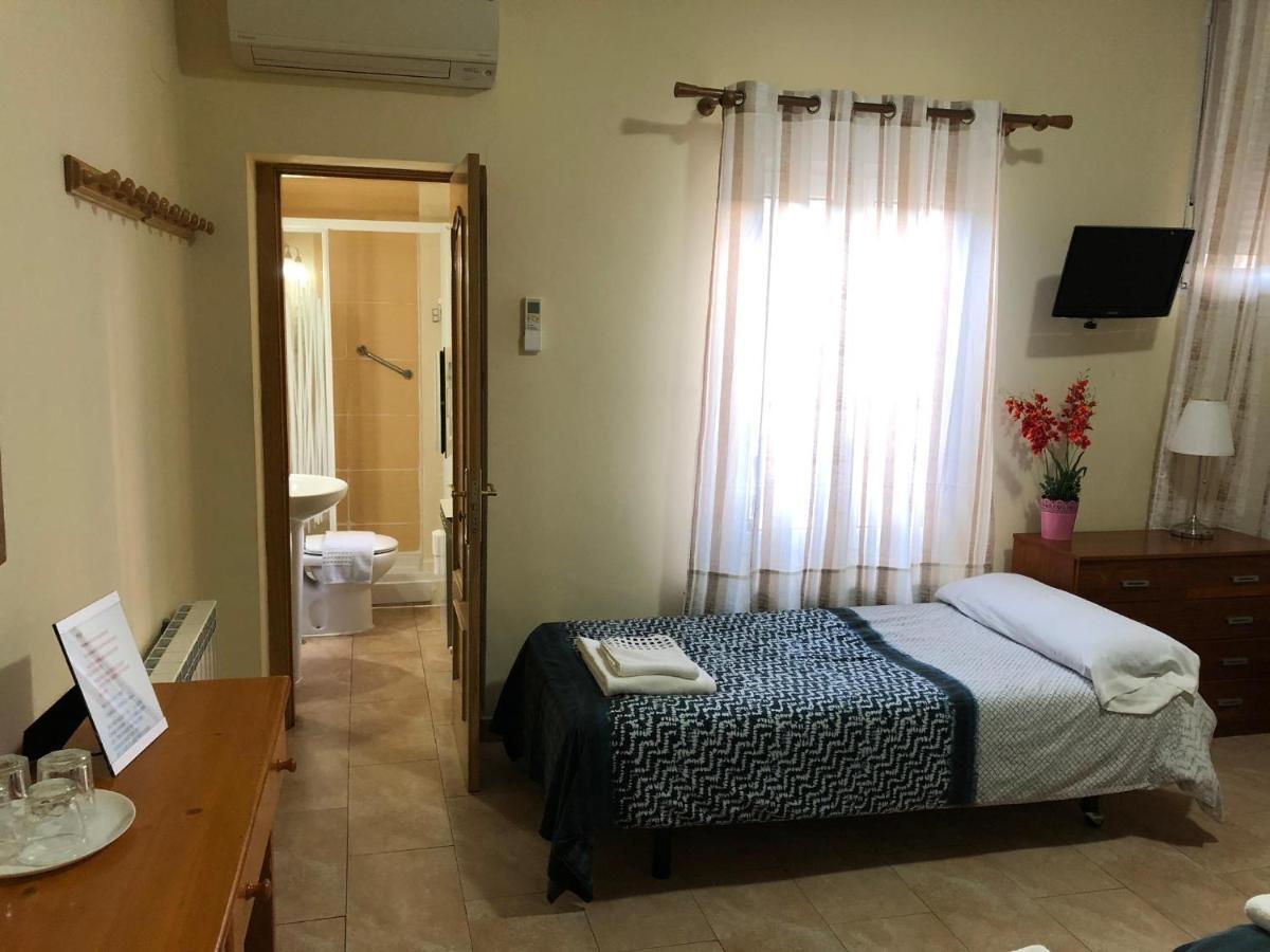Hostal Tirso Plaza Мадрид Екстер'єр фото